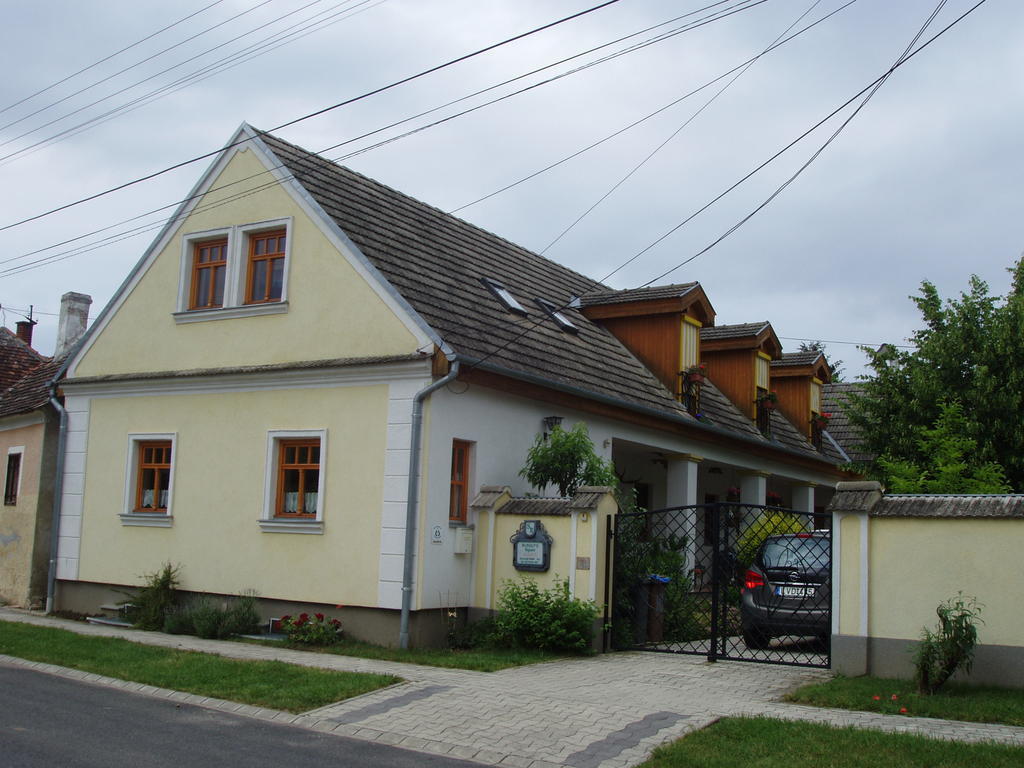 Hotel Rudolf'S Fogado Zsira Zewnętrze zdjęcie