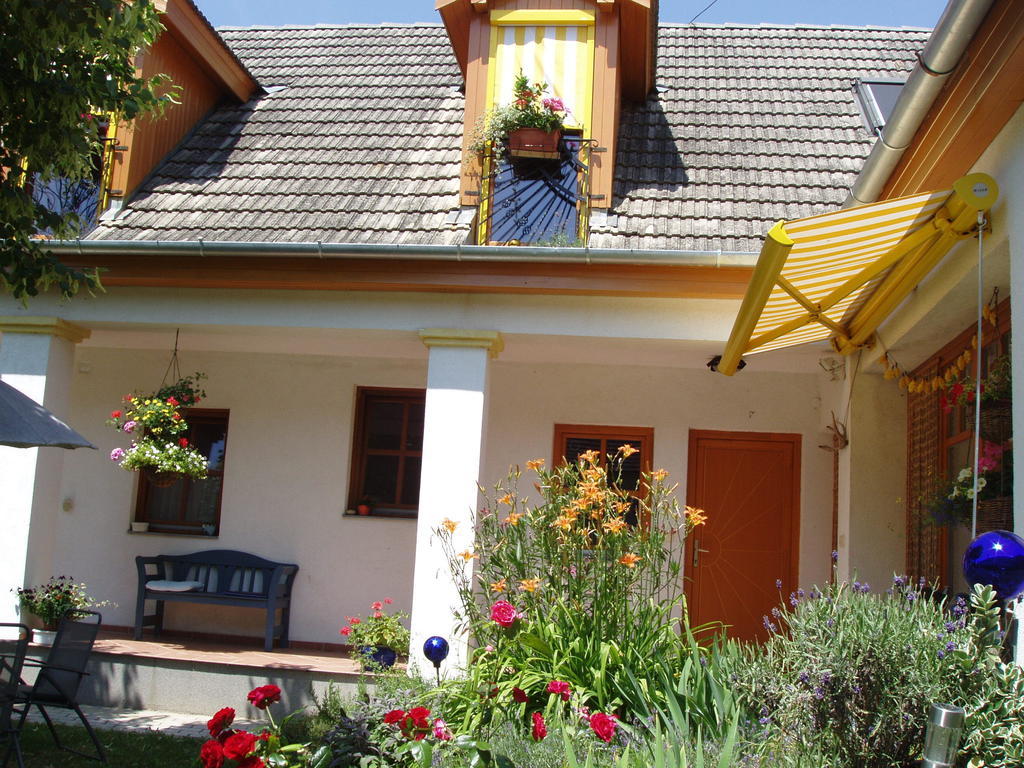 Hotel Rudolf'S Fogado Zsira Zewnętrze zdjęcie
