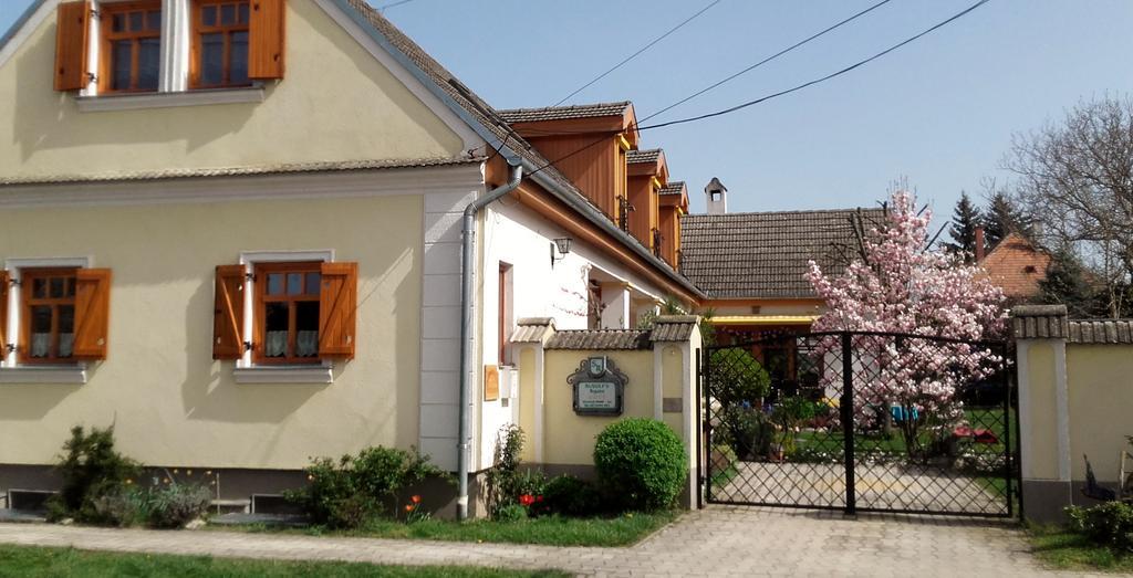 Hotel Rudolf'S Fogado Zsira Zewnętrze zdjęcie