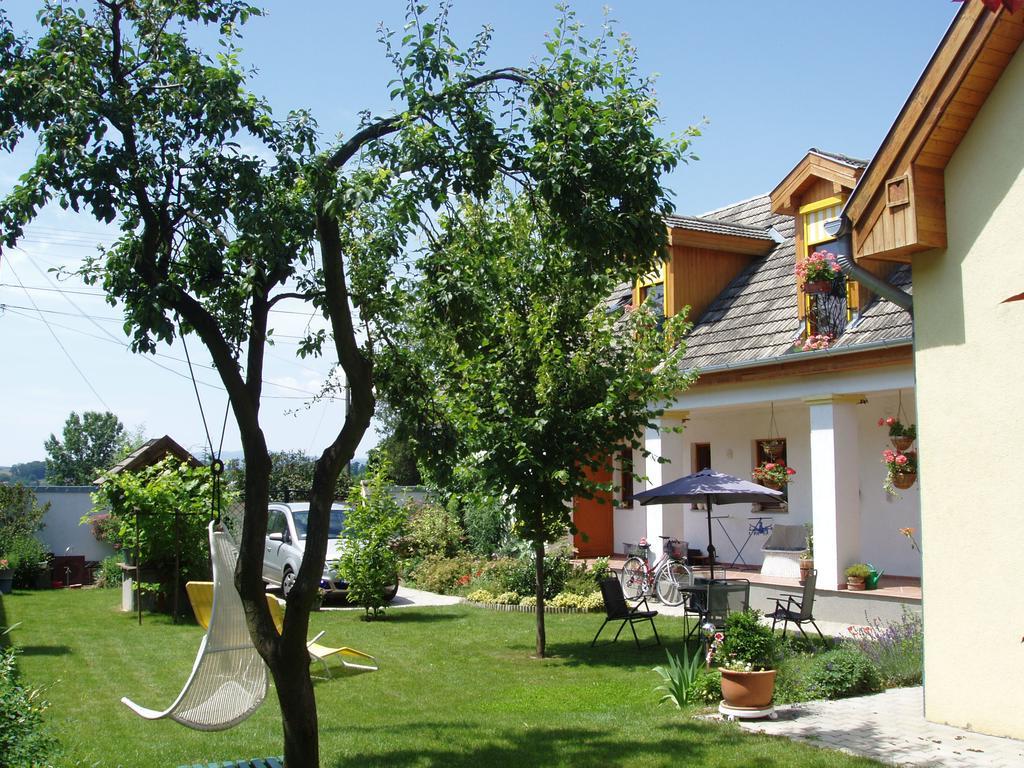 Hotel Rudolf'S Fogado Zsira Zewnętrze zdjęcie
